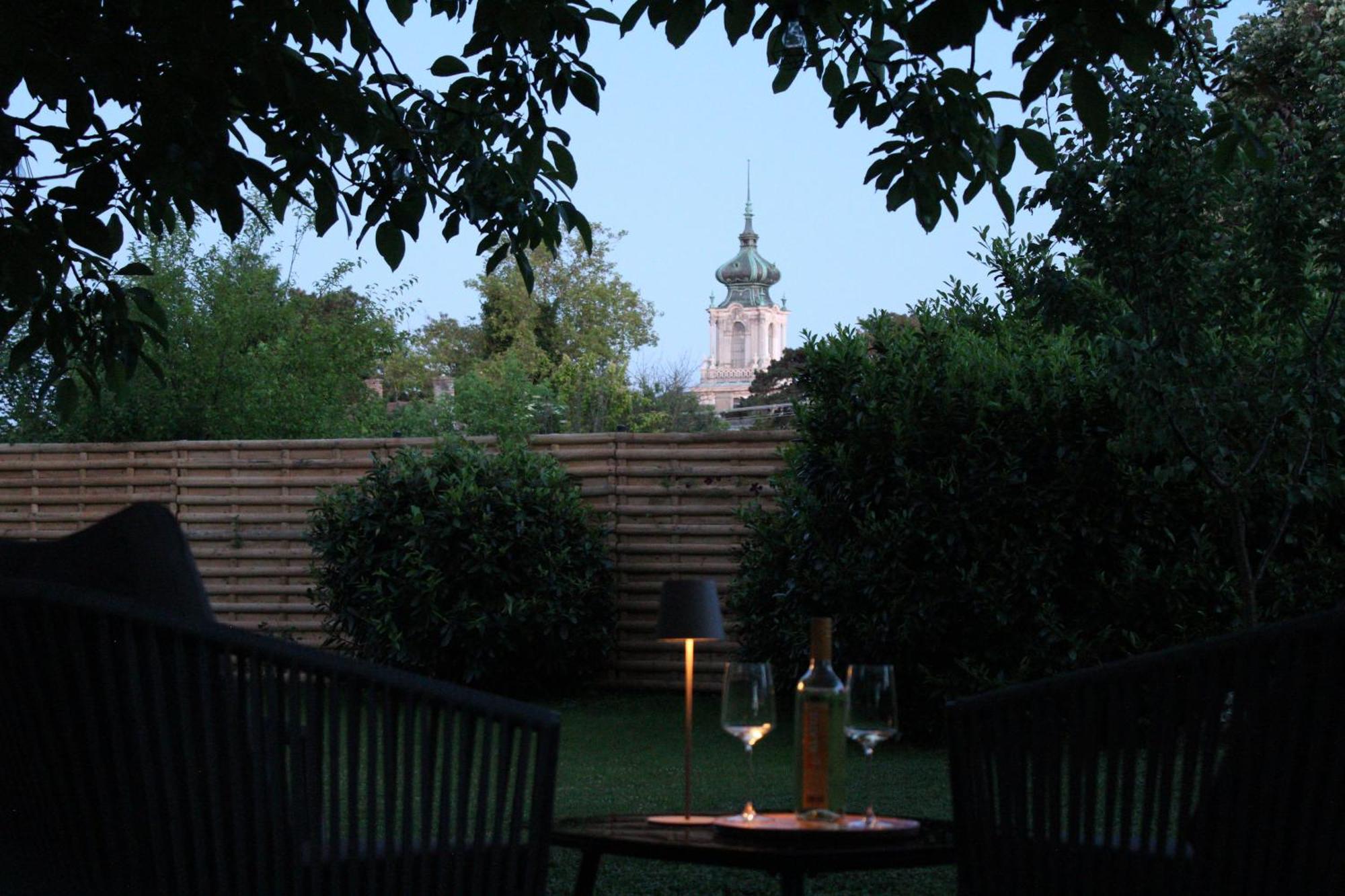 The Secret Garden - Keszthely Panzió Kültér fotó